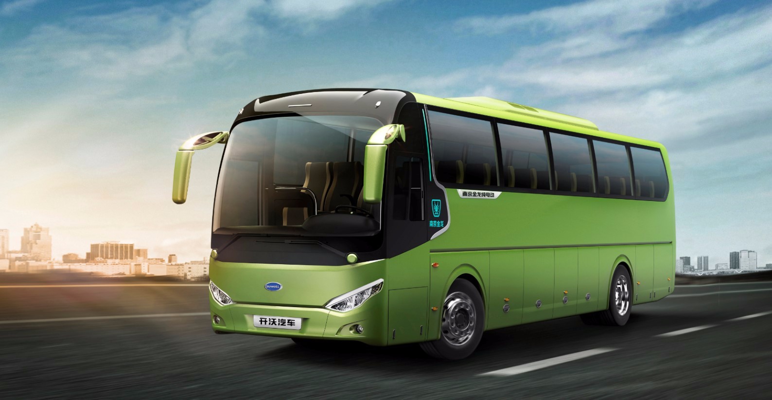 商乘并舉，鏈動(dòng)未來(lái) 南京金龍客車(chē)在新能源產(chǎn)業(yè)鏈中的多維拓展